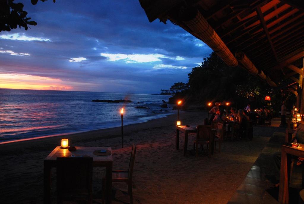 Cafe Alberto B And B Senggigi Exterior foto
